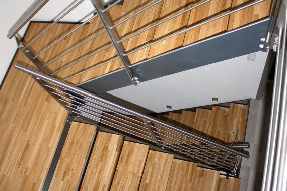 geradläufige Treppe